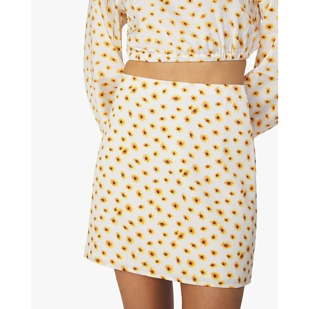 WeWoreWhat mini slip ditsy daisies floral summer flat front skirt NEW Small